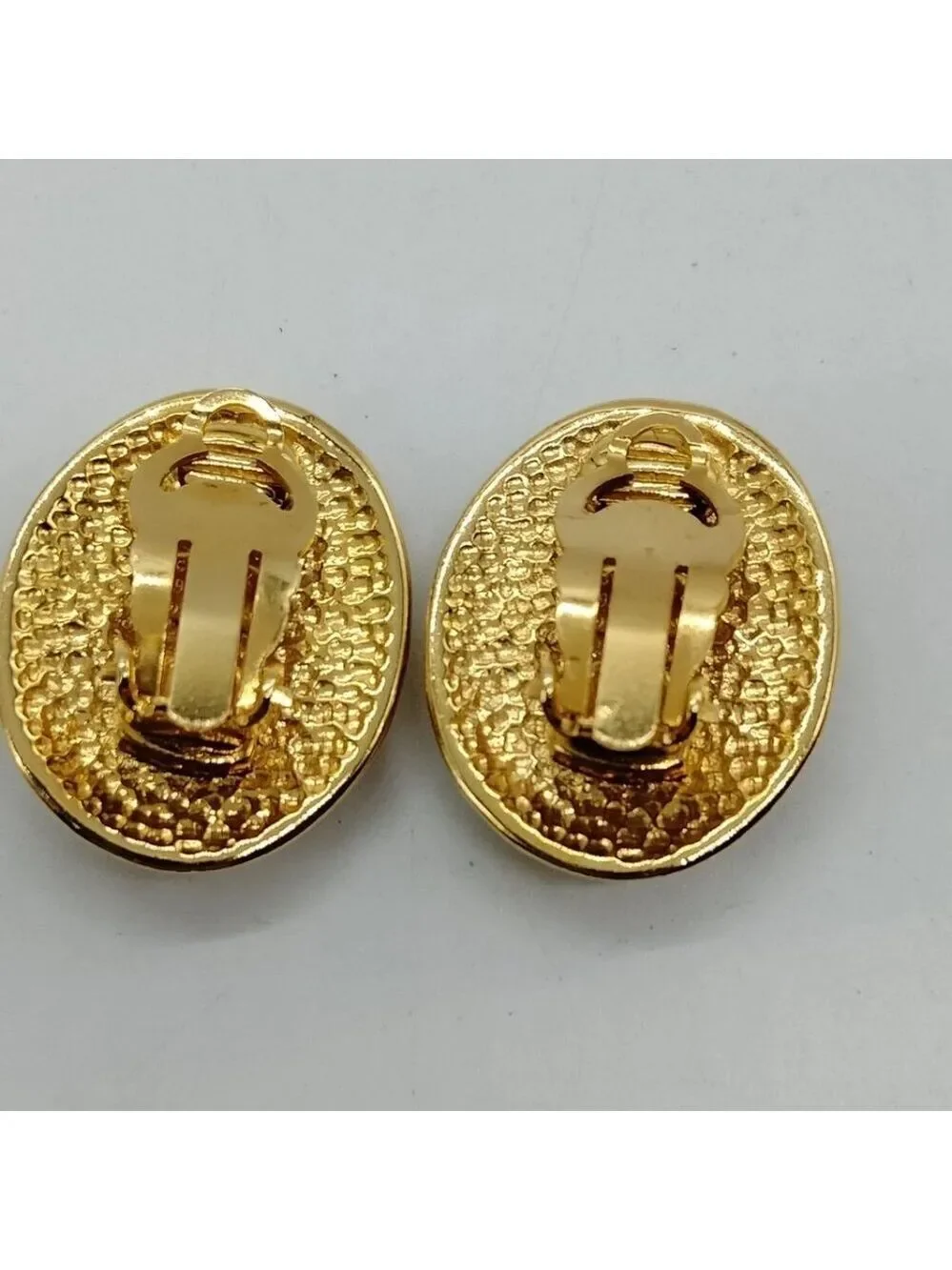 Chanel Earring Gold 95 A 600-060225